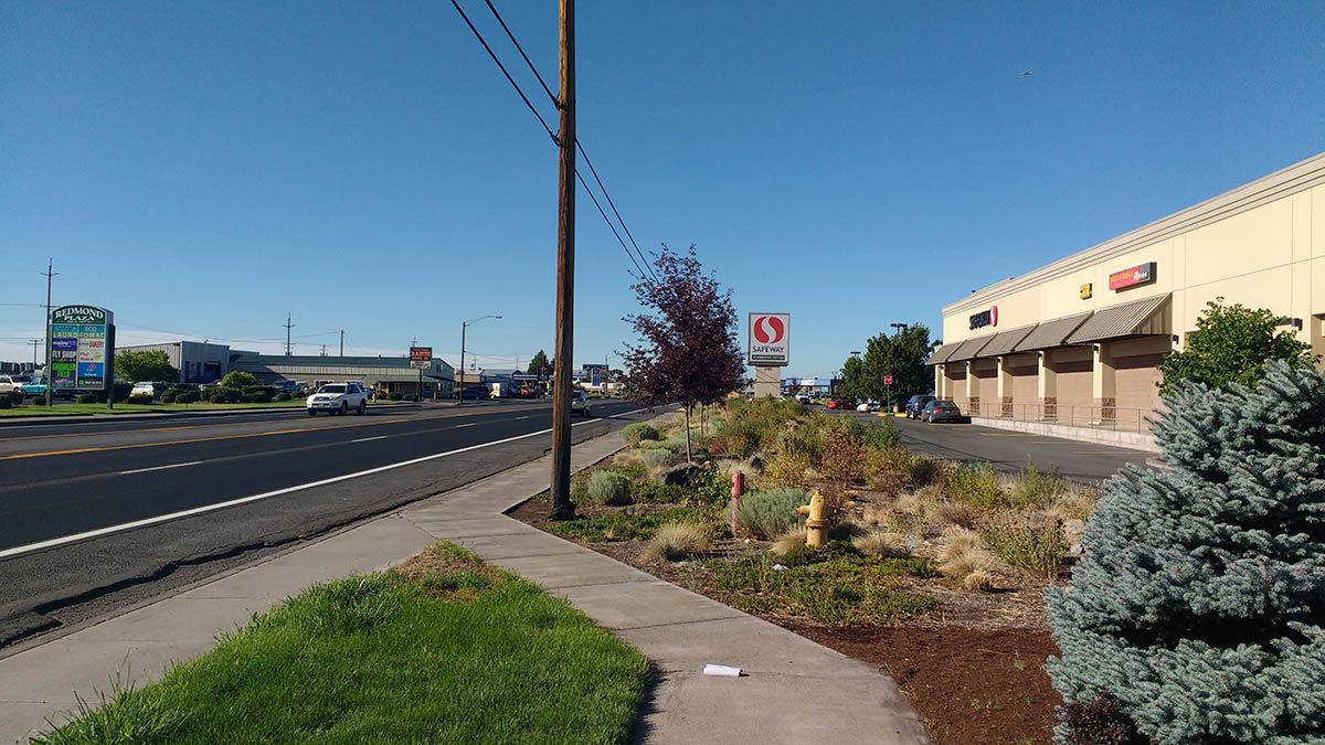 1555 South Highway 97, Redmond, OR 97756